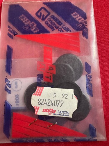 82424079 hole cover cap - 82424079,