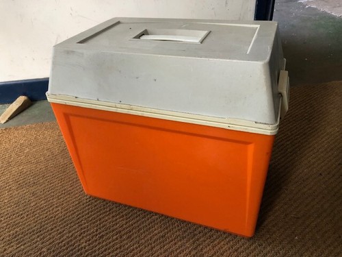 Vintage cool box vw - s.e.l.u.p.,