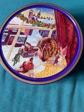 Vintage festive Cadbury’s chocolate biscuit tin 1980s/90s