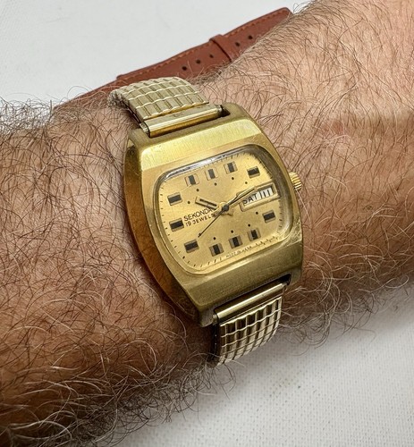 Vintage 1970s sekonda - vintage, gold