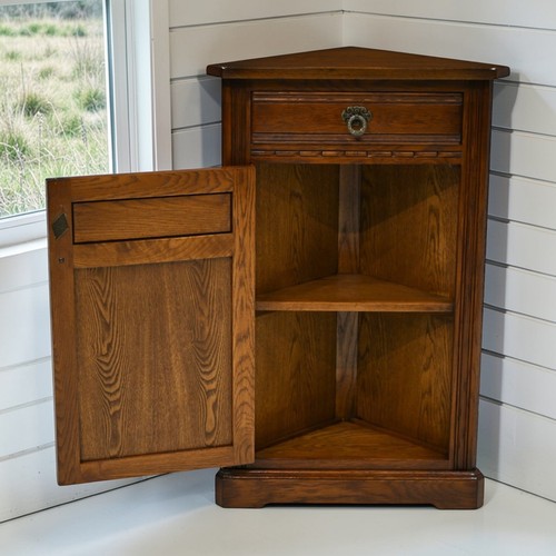 Old charm corner - old,