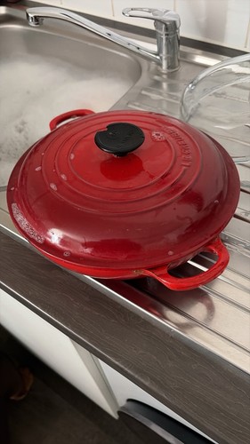 Creuset cast iron - cast,