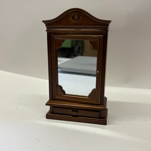 12th scale dolls house - scale,