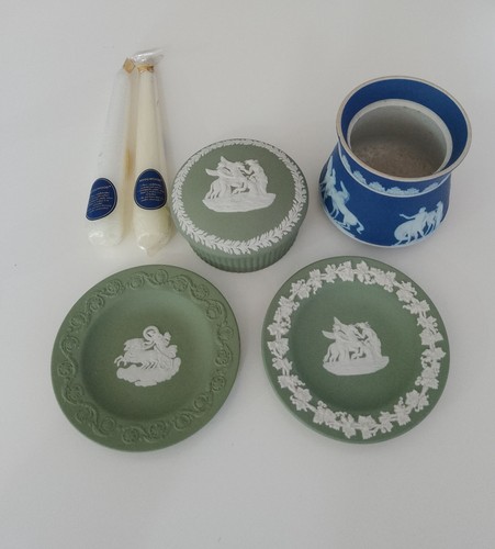 Wedgewood jasperware green and - green,