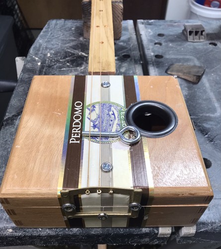 Cigar box guitar - box,