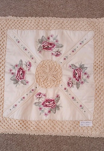 Vintage maltese linen lace - maltese,