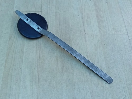 Kart tyre removal tool - tyre,