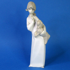 Nao Figurine by Lladró ? -