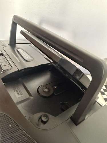 Sanyo mcd z8f radio - mcd-z8f,