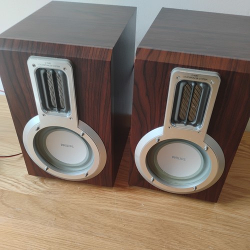 Pair phillips speakers - pair,