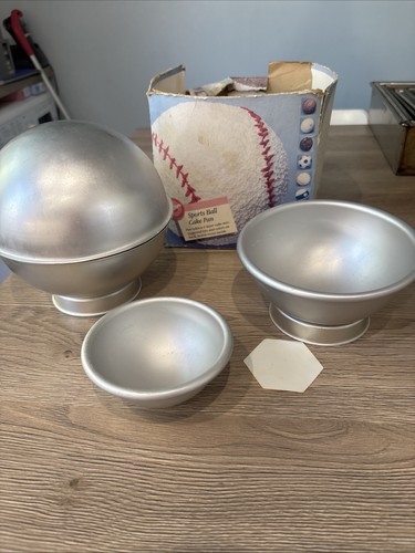 Wilton sports ball pan - sports,