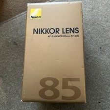 AF-S NIKKOR 85mm 1:1.8G