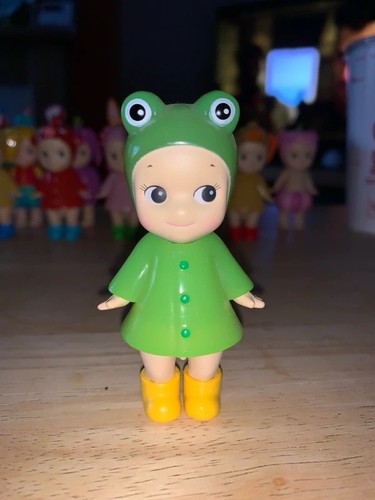 Sonny angel rainy day frog - angel,