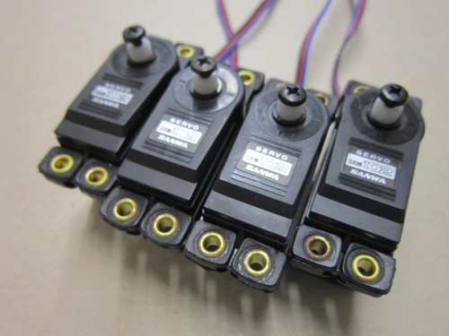 Sanwa 102 standard - standard, servos