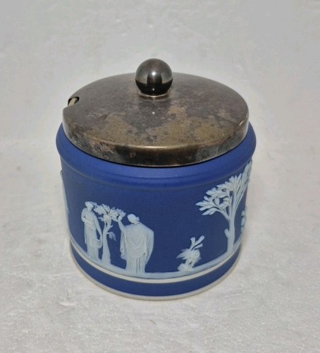 Lovely wedgwood jasper - lovely,