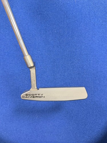 Left hand scotty cameron - hand,