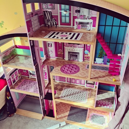 Large kidkraft dollhouse - kidkraft,
