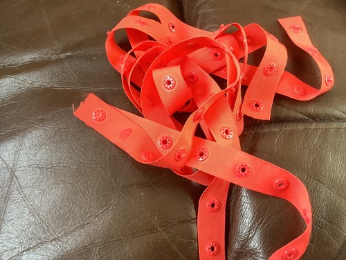 Popper tape red stud - tape, press
