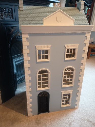 Artisan dolls house - dolls,