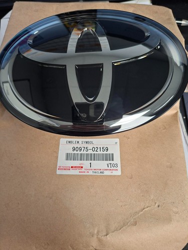 Front emblem badge toyota - badge,