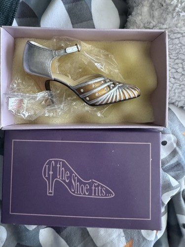 Bnib the shoes fits - bnib,