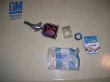 1976 1977 76 77 CHEVROLET NOVA CONCOURS NOS HOOD ORNAMENT ORIGINAL GM #372199