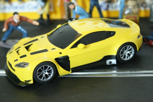 Scalextric aston martin - scalextric,
