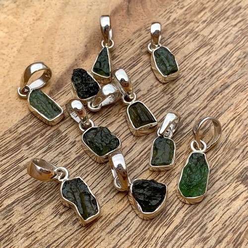 Natural moldavite raw 925 - natural,