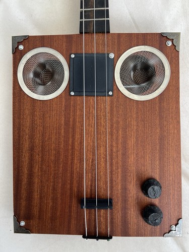 Cigar box guitar - 3, string