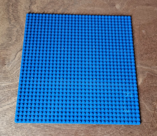 Large blue base plate building - base,