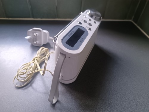 Radio roberts play dab - play,