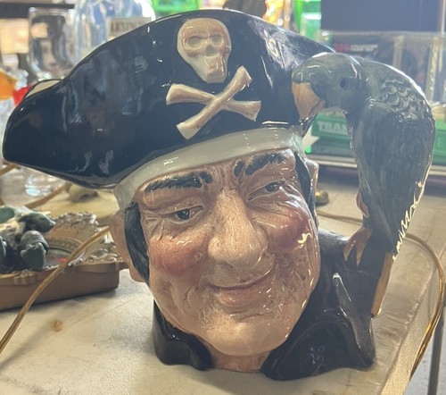 Royal doulton toby - doulton,