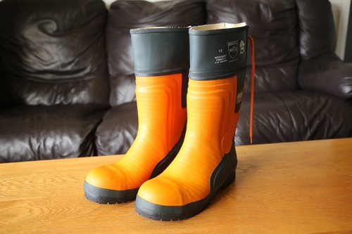 Novo boot forest chainsaw - novo,
