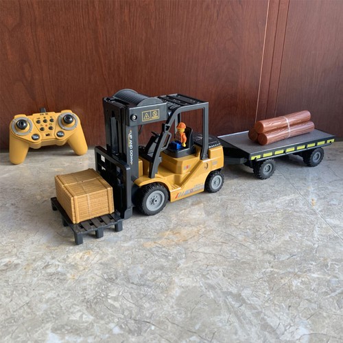 Remote control crane - 1:24,