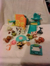 LPS Littlest Pet Shop Figure & Accessories Bundle - Dolphin pig turtle (T2192)