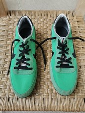 343794 301 Nike Track Racer