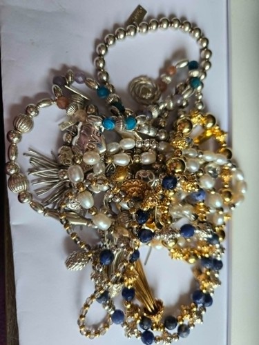 Chlobo bracelets - 11,