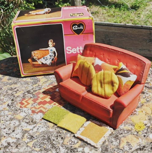 Vintage sindy red settee - vintage,