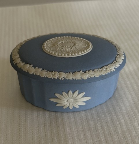 Wedgwood jasperware oval - wedgwood,