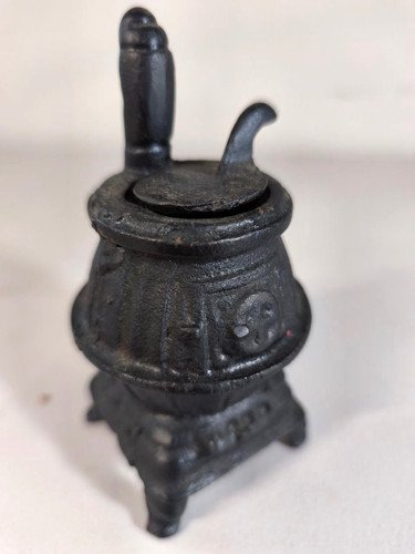 Vintage miniature cast - vintage, iron