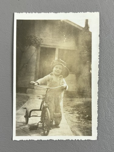 Vintage snapshot photo little - photo,