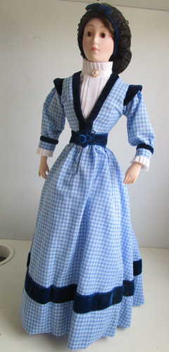 Franklin mint heirloom - franklin, doll