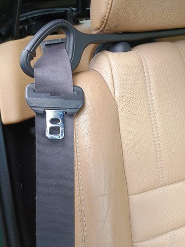 Seat belt guide - mg,