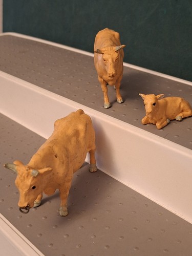 Britains plastic farm animals - britains,