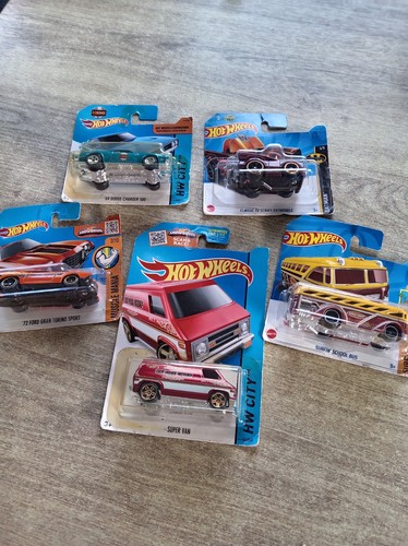 Bundle hot wheels mixed - of,