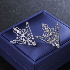 Vintage Collar Tips Label Pin