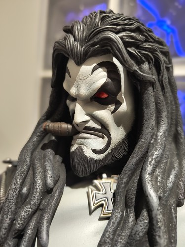 Lobo sideshow premium format - lobo,