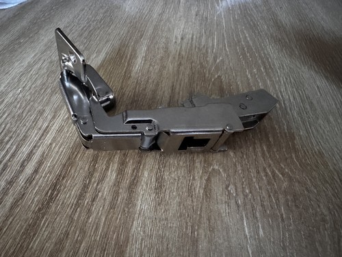 Blum 170 degree hinge clip - degree, top