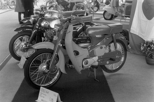 Honda cub moped motor show - honda,