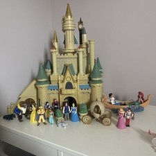 Disney Cinderella’s castle Play Set.